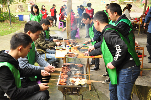 四、午餐（自助烧烤）